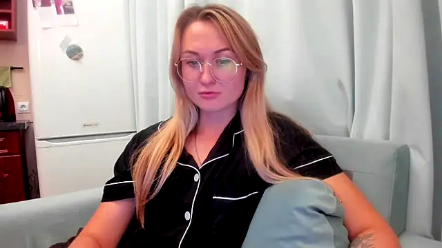 your Goddess Eva online show from October 7, 2025, 8:10 pm