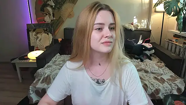 Alexa Pirs online show from May 6, 2026, 2:54 pm