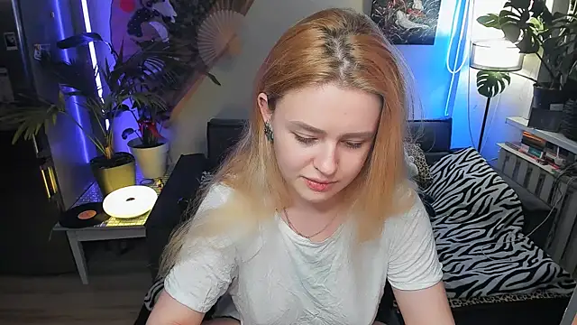 Snapshot of Alexa_Pirs chatting on December 4, 2025, 9:14 pm Alexa Pirs online show from December 4, 2025, 9:14 pm