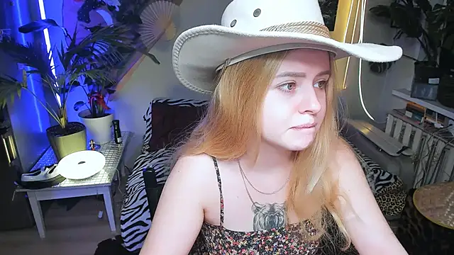 Snapshot of Alexa_Pirs chatting on December 2, 2025, 2:41 pm Alexa Pirs online show from December 2, 2025, 2:41 pm