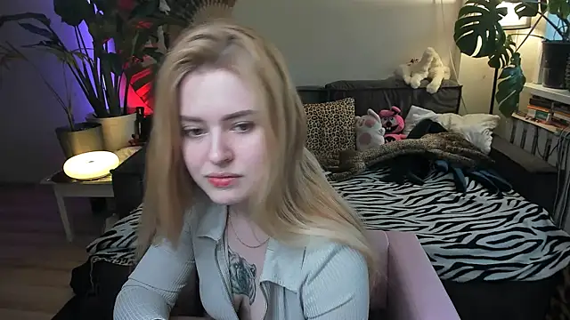 Alexa Pirs online show from March 16, 2026, 2:43 pm