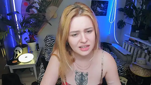 Snapshot of Alexa_Pirs chatting on December 3, 2025, 7:35 pm Alexa Pirs online show from December 3, 2025, 7:35 pm