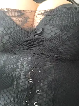 Snapshot of nikki_grey chatting on October 18, 2025, 5:37 pm nikki grey online show from October 18, 2025, 5:37 pm