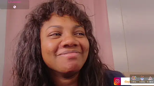 Daphnewalker   online show from March 22, 2026, 10:33 pm