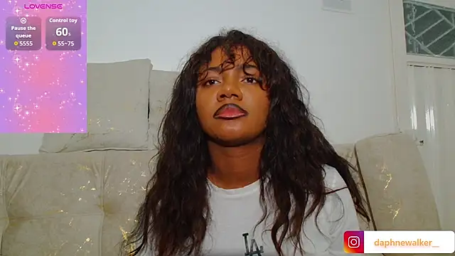 Snapshot of Daphnewalker__ chatting on October 1, 2025, 3:00 am Daphnewalker online show from October 1, 2025, 3:00 am