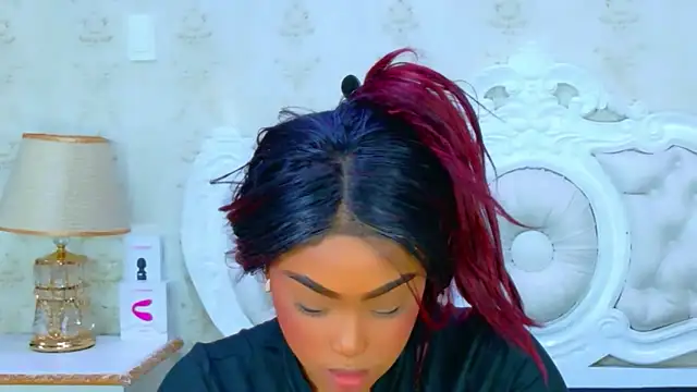 Snapshot of TianahGlow chatting on March 19, 2026, 8:09 pm TianahGlow online show from March 19, 2026, 8:09 pm