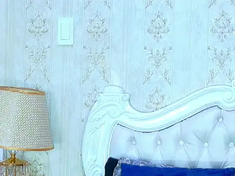 Snapshot of TianahGlow chatting on March 10, 2026, 7:40 pm TianahGlow online show from March 10, 2026, 7:40 pm