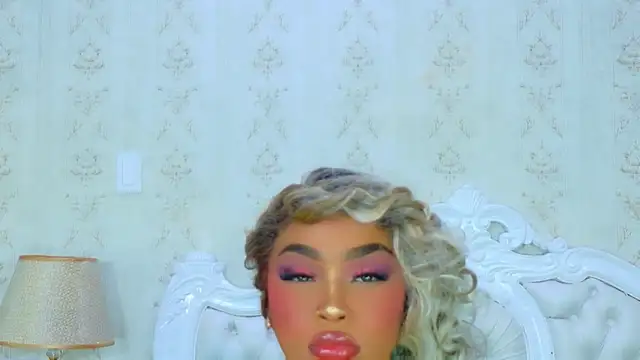 Snapshot of TianahGlow chatting on February 14, 2026, 6:41 pm TianahGlow online show from February 14, 2026, 6:41 pm