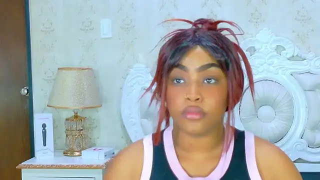 Snapshot of TianahGlow chatting on February 12, 2026, 8:30 pm TianahGlow online show from February 12, 2026, 8:30 pm