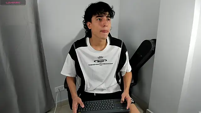 salvatore montt online show from February 15, 2025, 9:28 pm