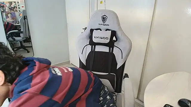 salvatore montt online show from November 29, 2025, 6:52 pm