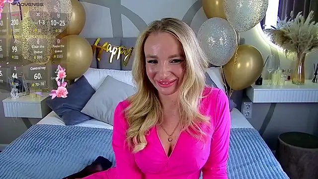 Snapshot of WoW__JuliaBlonde chatting on March 22, 2026, 3:21 am WoW JuliaBlonde online show from March 22, 2026, 3:21 am