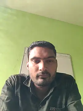 Snapshot of ccuteboyyyy chatting on November 10, 2025, 4:39 am ccuteboyyyy online show from November 10, 2025, 4:39 am