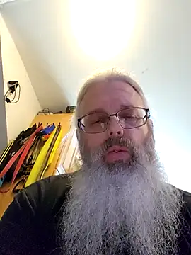 Snapshot of HardSteele97 chatting on October 8, 2025, 9:04 pm HardSteele97 online show from October 8, 2025, 9:04 pm