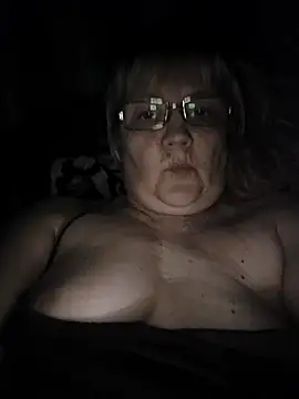 Snapshot of Violet5364 chatting on April 16, 2026, 9:39 pm Violet5364 online show from April 16, 2026, 9:39 pm
