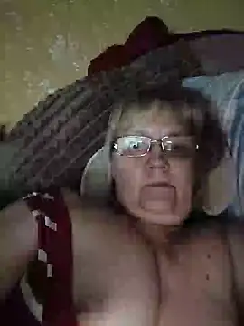 Snapshot of Violet5364 chatting on May 28, 2026, 8:15 pm Violet5364 online show from May 28, 2026, 8:15 pm