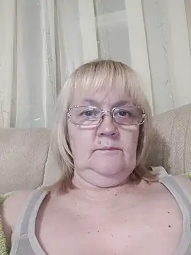 Snapshot of Violet5364 chatting on December 3, 2025, 8:30 pm Violet5364 online show from December 3, 2025, 8:30 pm