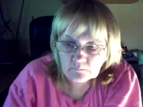 Snapshot of Violet5364 chatting on February 26, 2025, 9:42 pm Violet5364 online show from February 26, 2025, 9:42 pm