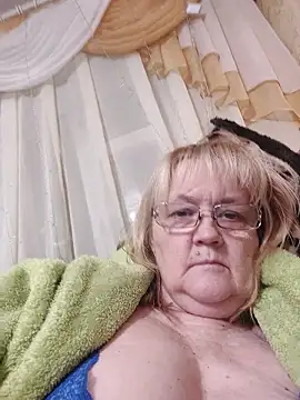 Snapshot of Violet5364 chatting on January 18, 2026, 9:07 pm Violet5364 online show from January 18, 2026, 9:07 pm