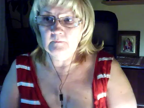 Snapshot of Violet5364 chatting on November 22, 2025, 7:24 pm Violet5364 online show from November 22, 2025, 7:24 pm