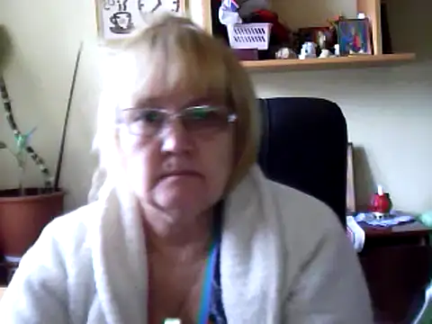 Snapshot of Violet5364 chatting on March 3, 2025, 1:01 pm Violet5364 online show from March 3, 2025, 1:01 pm