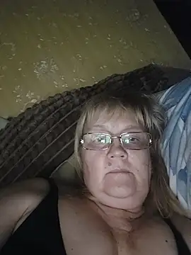 Snapshot of Violet5364 chatting on March 26, 2026, 9:46 pm Violet5364 online show from March 26, 2026, 9:46 pm