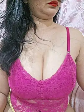 Snapshot of Jassi_Does chatting on June 2, 2026, 9:37 pm Jassi Does online show from June 2, 2026, 9:37 pm