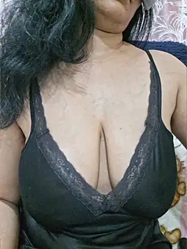 Snapshot of Jassi_Does chatting on June 9, 2026, 9:16 pm Jassi Does online show from June 9, 2026, 9:16 pm