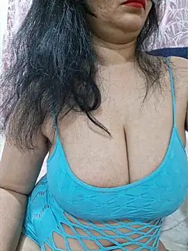 Snapshot of Jassi_Does chatting on June 4, 2026, 8:46 pm Jassi Does online show from June 4, 2026, 8:46 pm