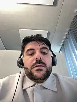 Sex-10-10 online show from December 5, 2025, 10:47 am