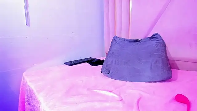 Snapshot of EvansDarling chatting on March 11, 2025, 6:30 pm EvansDarling online show from March 11, 2025, 6:30 pm