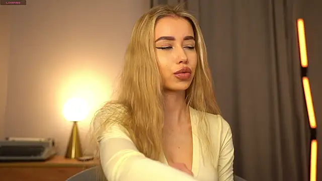 Snapshot of _Spring_Day_ chatting on March 22, 2026, 8:16 am Spring Day online show from March 22, 2026, 8:16 am