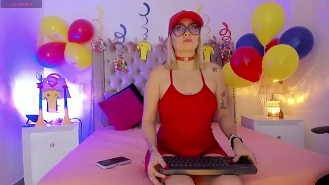 CandieGilson   online show from June 14, 2026, 1:01 pm