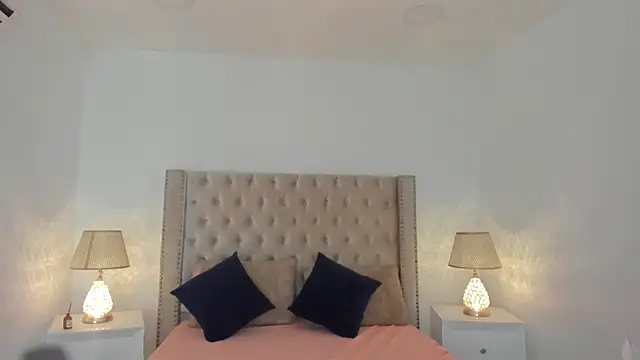 CandieGilson   online show from November 28, 2025, 1:00 pm