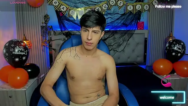 Snapshot of Estiv18_ chatting on October 31, 2025, 3:47 am Estiv18 online show from October 31, 2025, 3:47 am