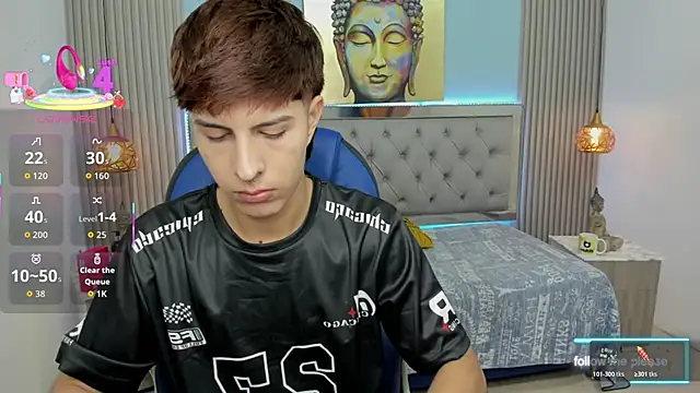 Snapshot of Estiv18_ chatting on December 1, 2025, 2:01 am Estiv18 online show from December 1, 2025, 2:01 am