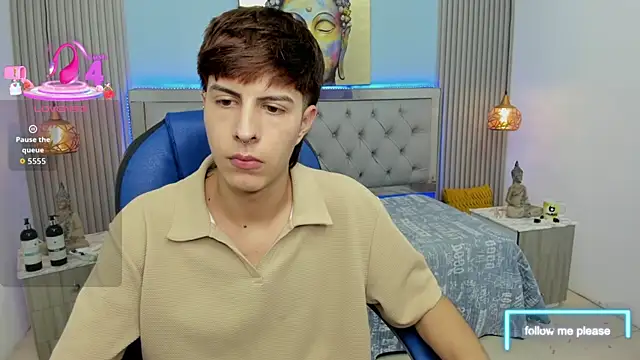 Snapshot of Estiv18_ chatting on December 3, 2025, 8:03 am Estiv18 online show from December 3, 2025, 8:03 am