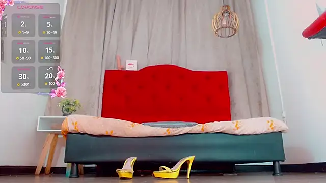 Snapshot of katha_Crawford chatting on October 24, 2025, 7:13 pm katha Crawford online show from October 24, 2025, 7:13 pm