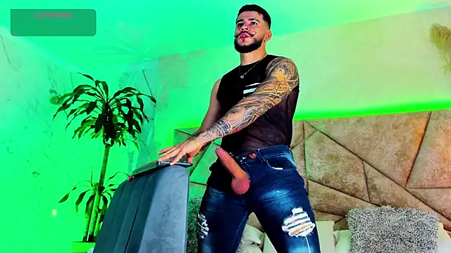 Snapshot of DickGriffith_ chatting on October 29, 2025, 10:25 am DickGriffith online show from October 29, 2025, 10:25 am