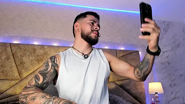 Snapshot of DickGriffith_ chatting on March 20, 2026, 11:00 am DickGriffith online show from March 20, 2026, 11:00 am