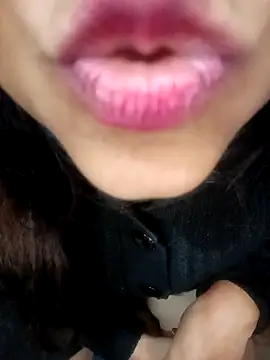 Mannat-222 online show from December 14, 2025, 3:02 am