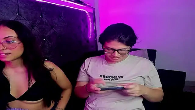 EmilyPacho  online show from November 28, 2025, 5:24 pm