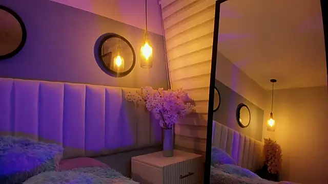 alice lodge online show from November 6, 2025, 3:21 am