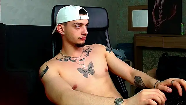OscarGriffin online show from March 9, 2025, 6:11 pm