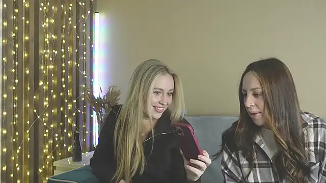 girlstirp online show from March 22, 2025, 3:09 am
