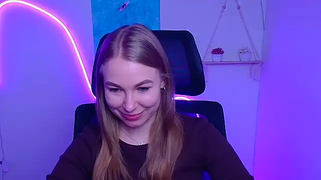 Snapshot of Dana_flowers chatting on December 1, 2025, 6:36 am Dana flowers online show from December 1, 2025, 6:36 am