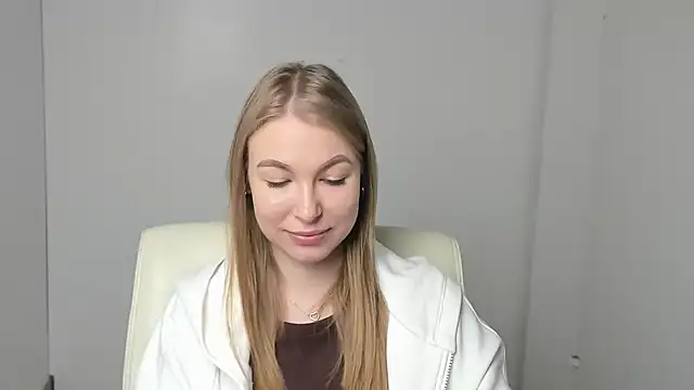 Snapshot of Dana_flowers chatting on November 18, 2025, 7:00 am Dana flowers online show from November 18, 2025, 7:00 am