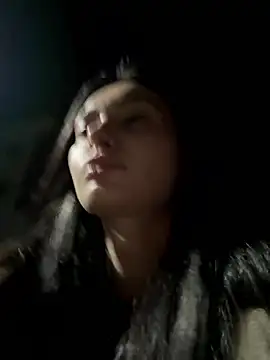 lunalovelee online show from December 1, 2025, 1:01 pm