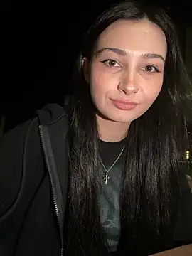 lunalovelee online show from October 14, 2025, 2:50 pm