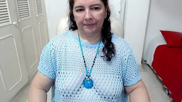 leonela 69 online show from June 20, 2026, 11:43 pm